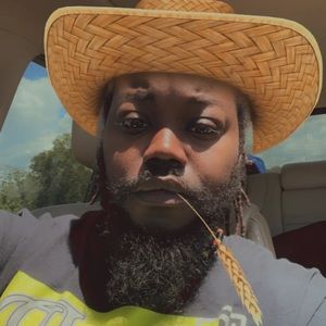 Meet your Posher, Troy